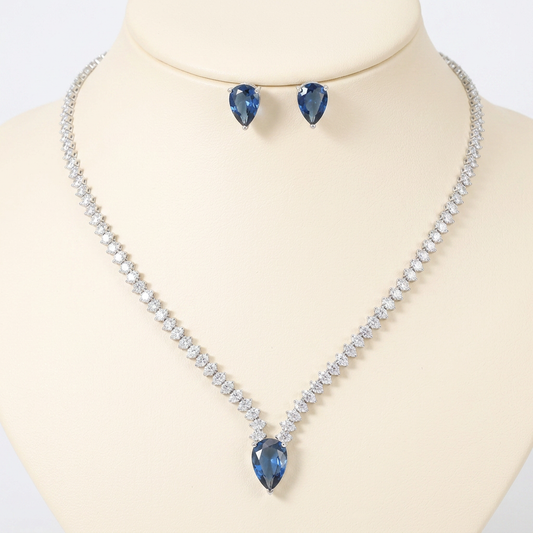 Avelis Sapphire Earrings