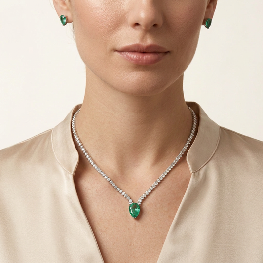 Avelis Emerald Necklace