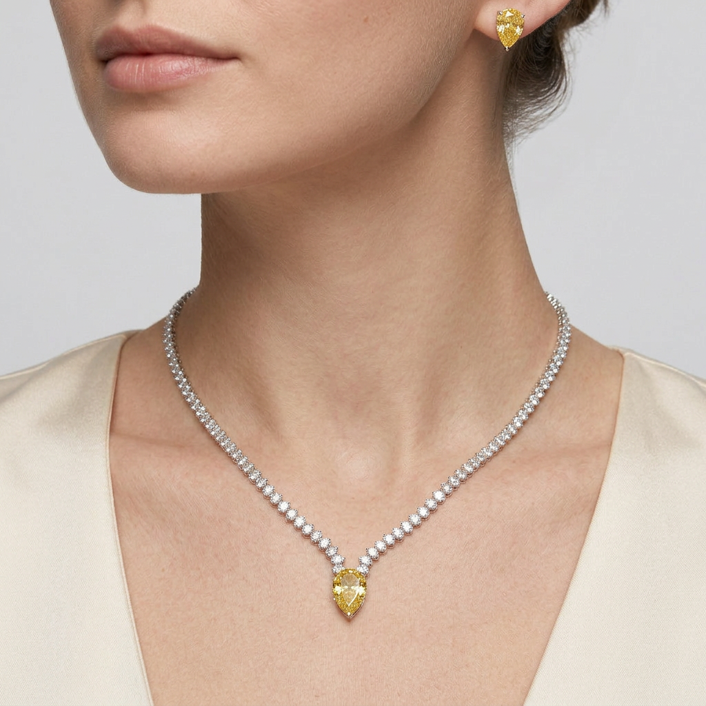 Avelis Amber Necklace