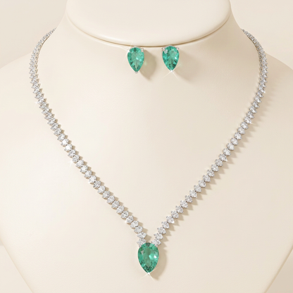 Avelis Emerald Earrings