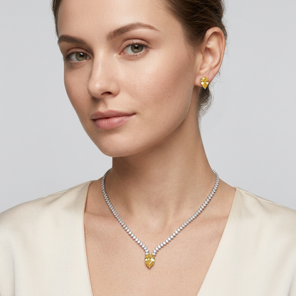 Avelis Amber Necklace