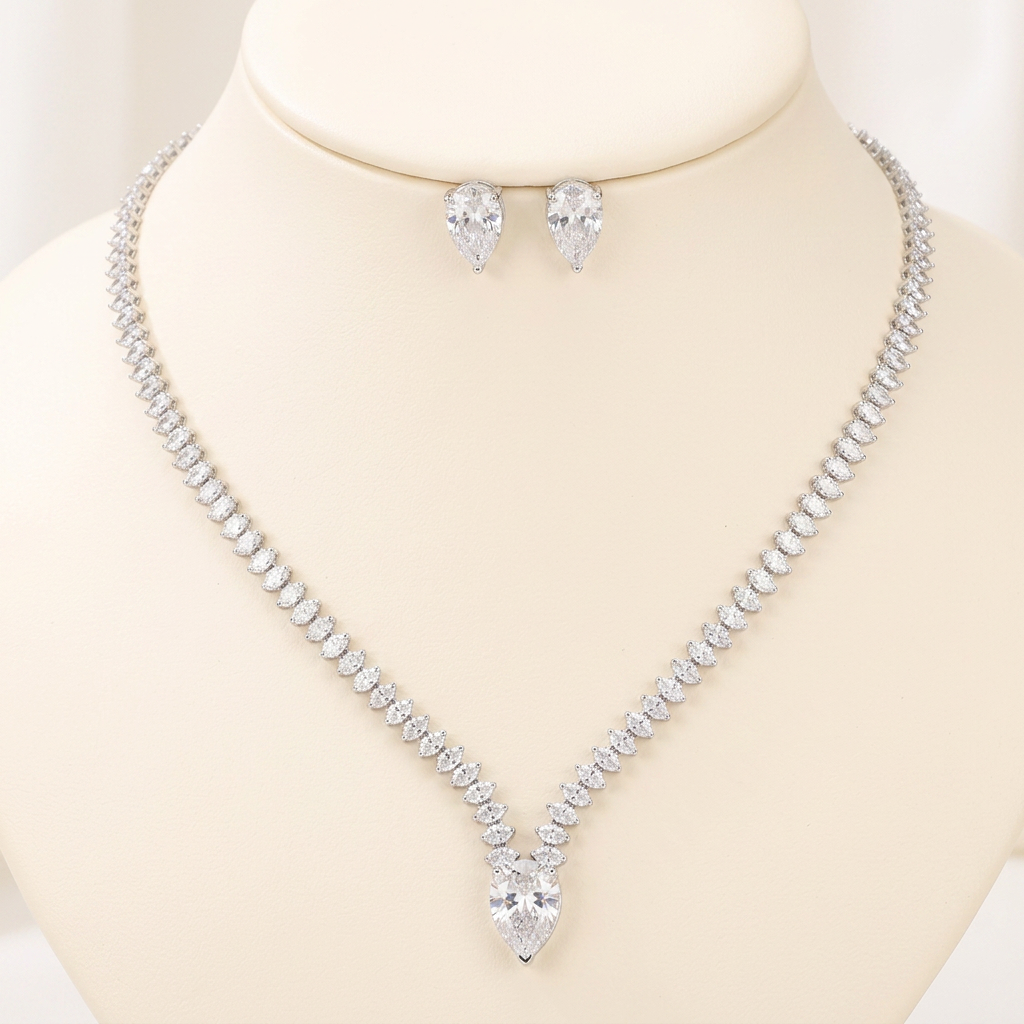 Avelis Diamond Earrings