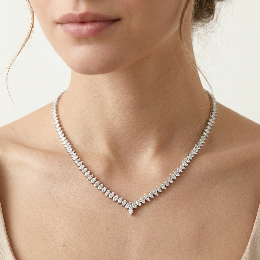 Avelis Crystal Necklace