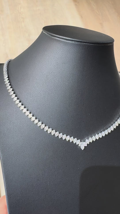Avelis Crystal Necklace